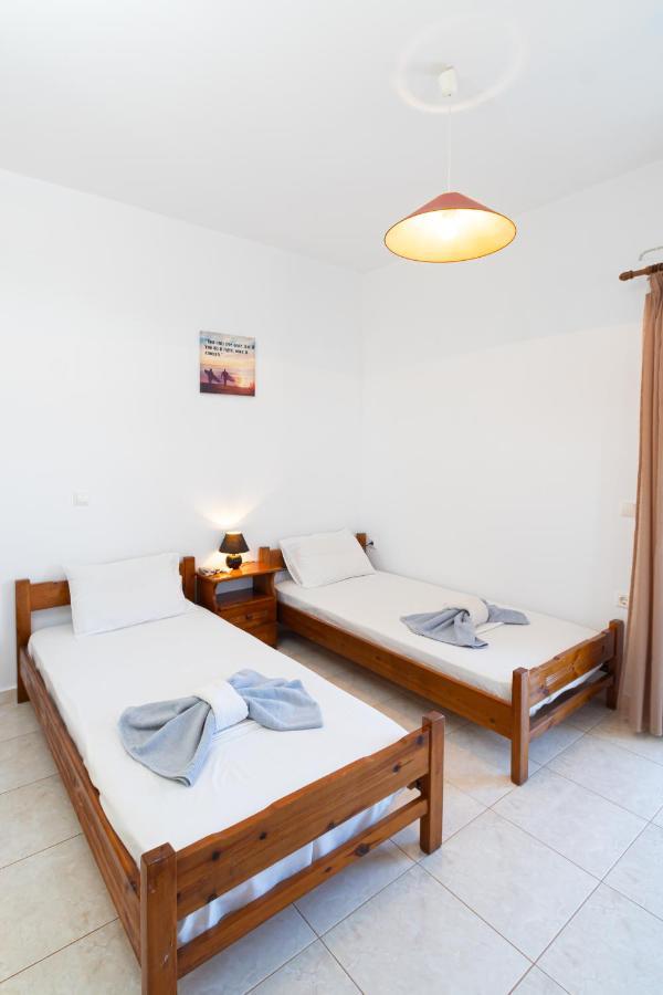 Boggi Apartment Goudhouros Exterior photo